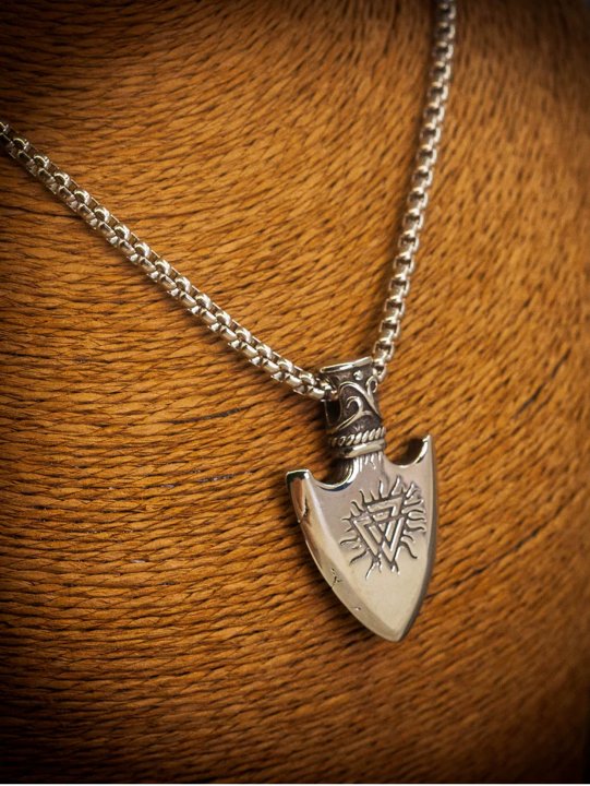 Norse Oathbreaker Fang Pendant Necklace – Stainless Steel Viking Symbol NWN527034